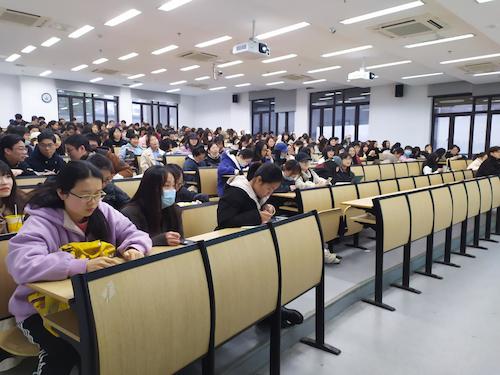 老虎机
2020级本科生年级大会召开
